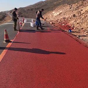 石峰一是彩钢瓦喷漆翻新，地面喷涂